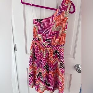 FLIRTY and FUN Trina Turk one shoulder dress. Very flattering. Size 2.